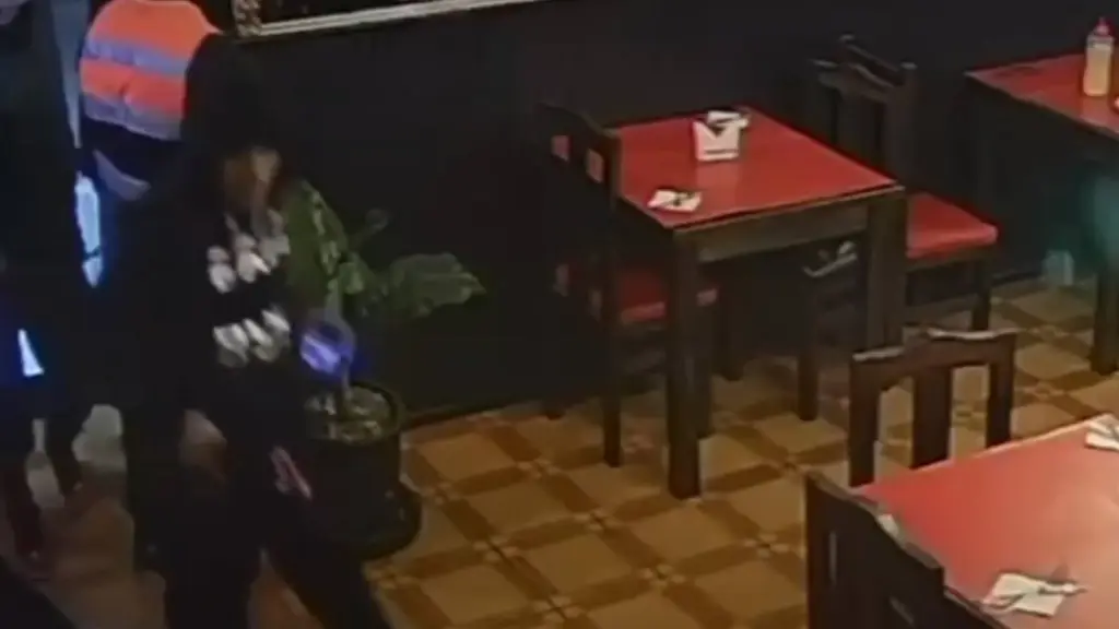 “Me pidieron 20 millones para poder trabajar tranquilo”: locatarios de Independencia denuncian extorsiones y amenazas, X