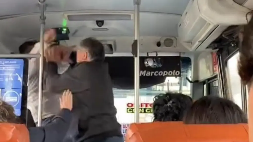 Oficial de Bomberos de Viña del Mar protagoniza violenta pelea con chofer de microbus, Cedida