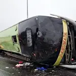 Bus con 44 personas volcó y dejó al menos dos muertos en Ruta 5 Sur de San Fernando, Cedida