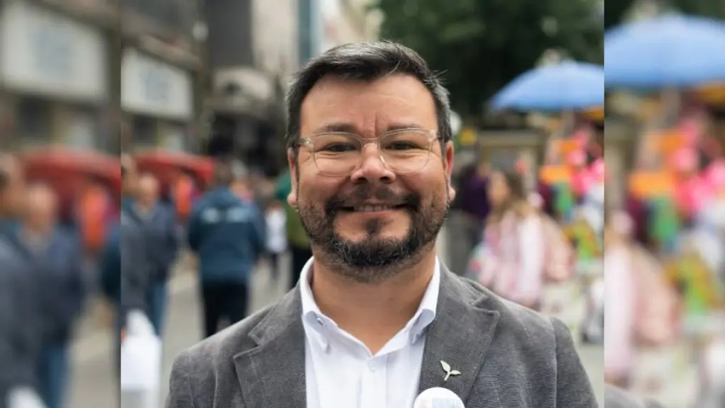 Gobierno confirmó sumario y envío de antecedentes al CDE., Redes sociales