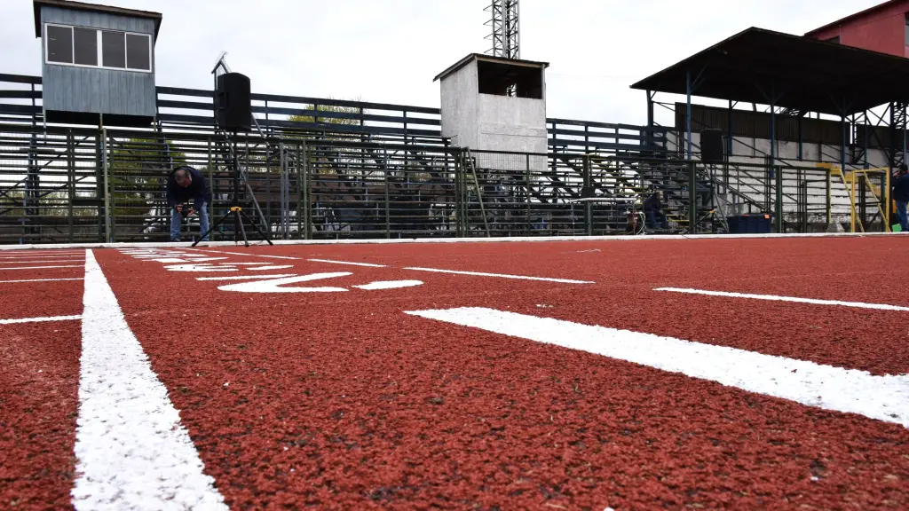 : La carpeta de la pista espera una renovación urgente por parte del IND, La Tribuna