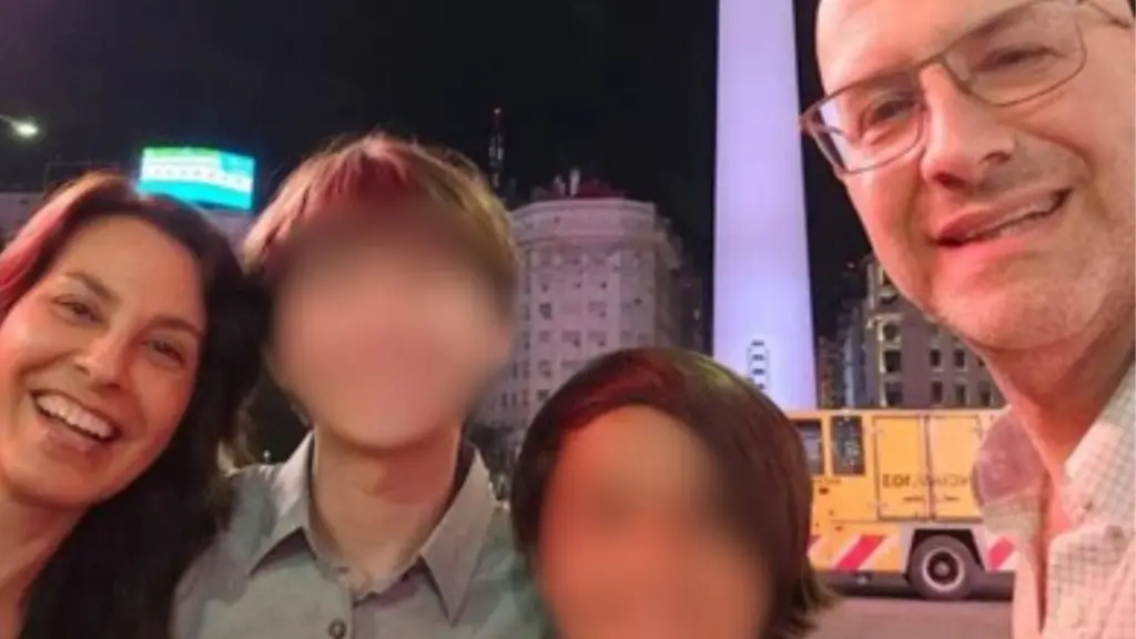 El hecho ocurrió en el barrio de Villa Crespo y es investigado como un caso de parricidio seguido de suicidio., Redes sociales