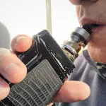 Nueva ley establece que vapeadores no se podrán consumir en lugares cerrados de uso público, entre otros aspectos., Seremi de Salud Biobío