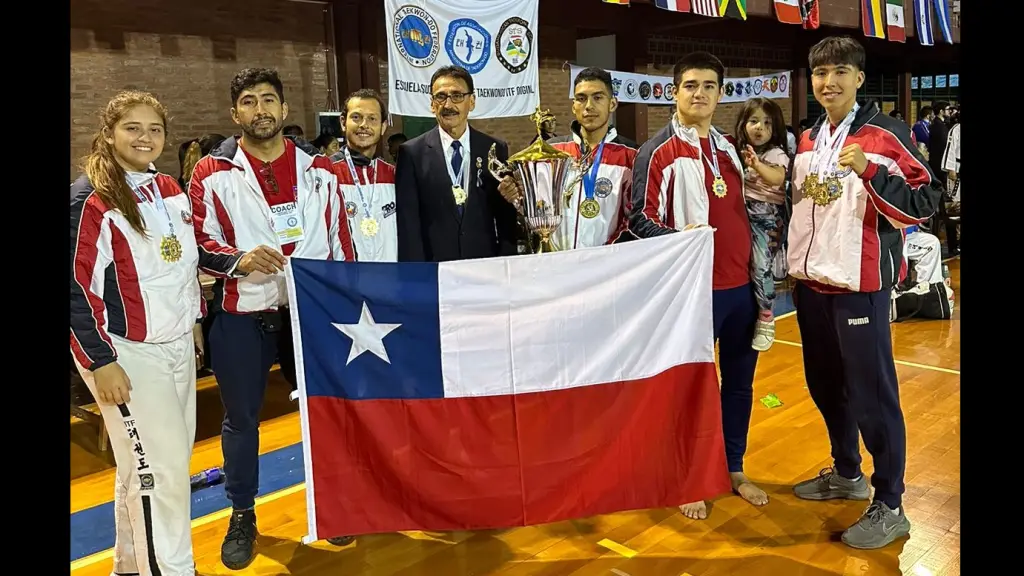 Carlos Pavez junto a la delegación chilena en Argentina, La Tribuna