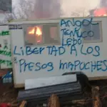 Pancartas fueron encontradas en el lugar, Cedida