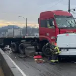 Un fallecido tras choque frontal de camión rampla con camioneta en Concepción , @PlanetaTet