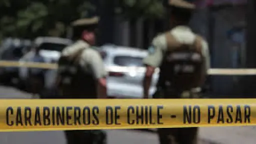Desconocidos disparan y queman un vehículo en sector Santa Clara de Los Ángeles
