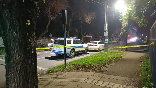 Balacera en sector céntrico deja un herido y obliga a evacuar recinto educacional