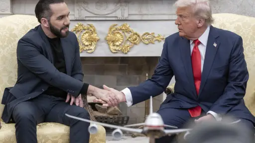 Un juez acusa al Gobierno de Trump de estar creando caos con expulsiones de migrantes