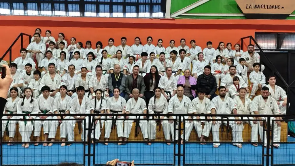 Multitudinaria participación en seminario, La Tribuna