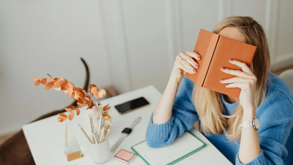 El sweater de mujer puede adaptarse a distintos escenarios.