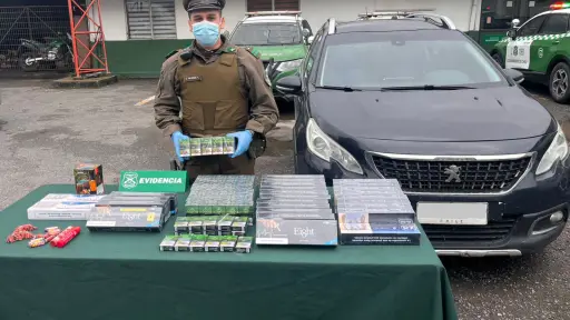 Hombre es detenido por vender cigarrillos y fuegos artificiales en estacionamiento del hospital de Laja