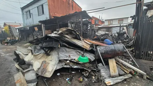 Me quedé con lo puesto: incendio consume cuatro viviendas en Villa Las Américas