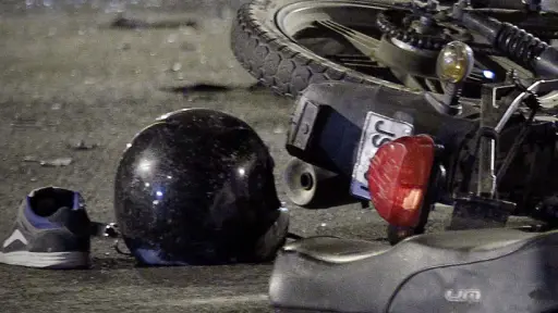 Motociclista resultó con lesiones graves tras colisión en sector sur de Los Ángeles