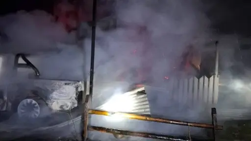 Incendio destruye por completo una vivienda en Santa Bárbara