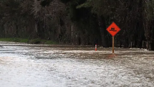 Alerta SAE: Senapred ordena evacuar sectores de Arauco por desborde del río Pichilo