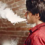La normativa establece un marco regulatorio para la venta de cigarrillos electrónicos., Contexto