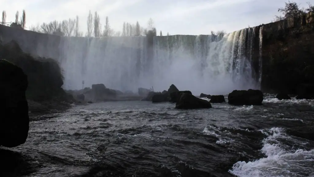 De acuerdo con el monitoreo constante realizado por los propios comerciantes del sector, el caudal del río se mantiene actualmente en 62 metros cúbicos por segundo., Agencia UNO