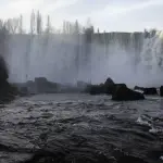 De acuerdo con el monitoreo constante realizado por los propios comerciantes del sector, el caudal del río se mantiene actualmente en 62 metros cúbicos por segundo., Agencia UNO