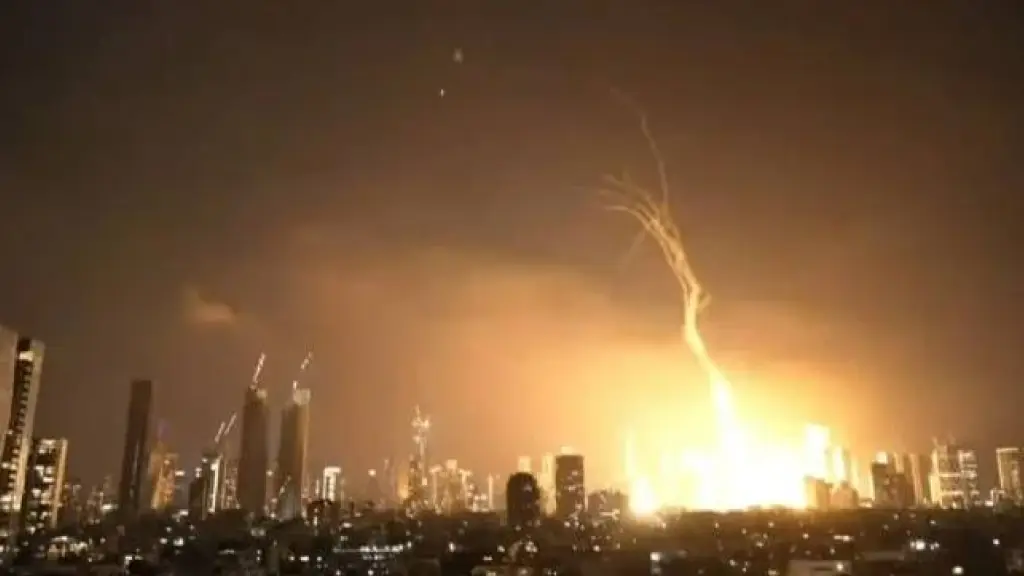 Irán lanza más de 100 misiles contra Israel en respuesta a ataque aéreo, X