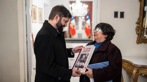 Avanza el Plan Nacional de Búsqueda: Presidente Boric entrega carpetas con antecedentes de detenidos desaparecidos