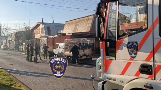 Volcamiento de camión 3/4  deja tres personas heridas en Los Ángeles