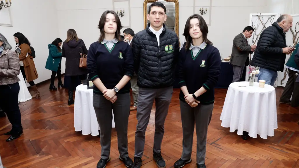 Anahy Inostroza, Felipe Cardona y Ashleey Inostroza | Diario La Tribuna