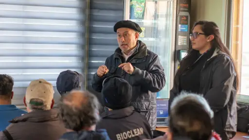 Seremi de Salud realiza taller preventivo sobre cáncer de próstata a recolectores de residuos domiciliarios 
