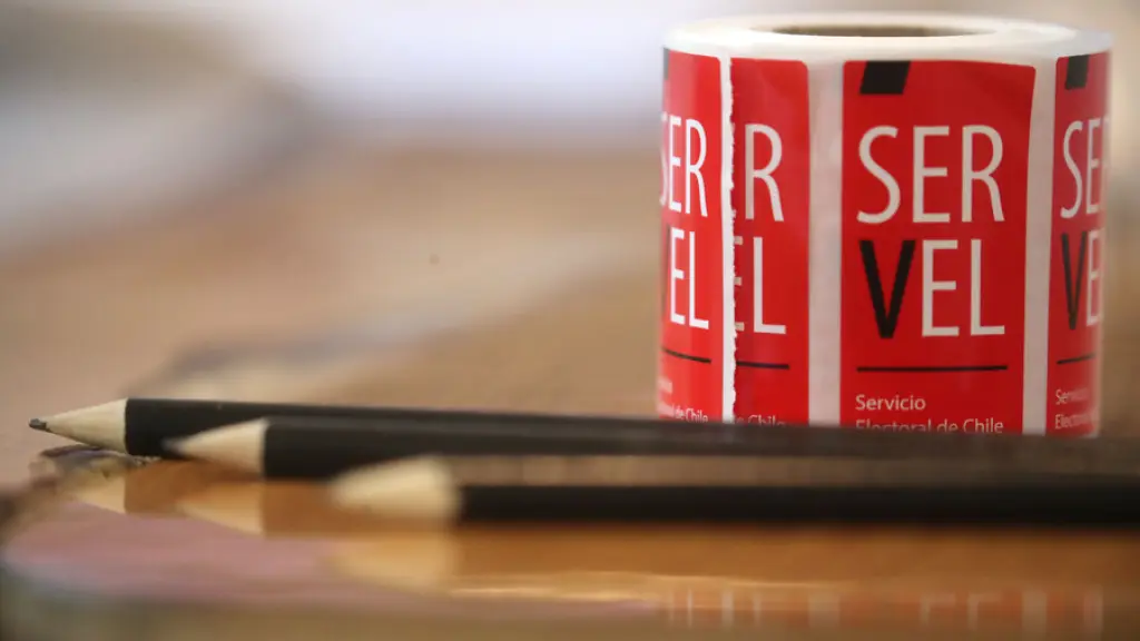 Revisa también tu local de votación y posibles excusas ante la Junta Electoral., Servel