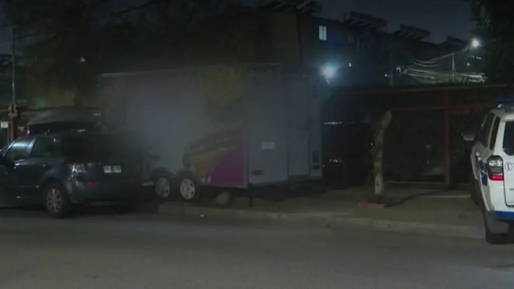 Amarrados y encerrados en el baño: padre e hija sufren violento asalto en su local de comida en Renca, cedida