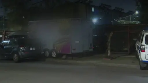 Amarrados y encerrados en el baño: padre e hija sufren violento asalto en su local de comida en Renca