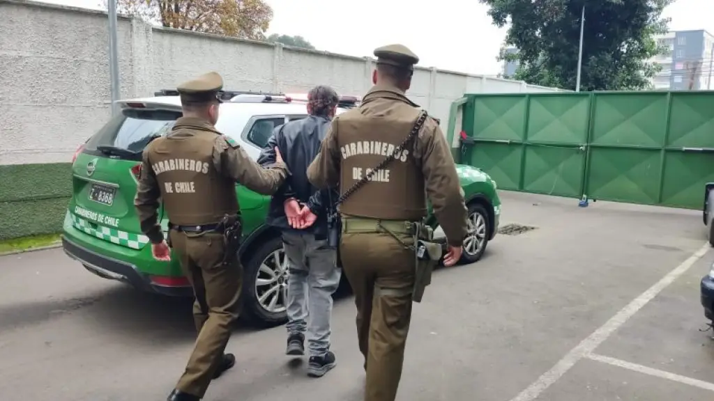 Detenido en Bulnes por irrumpir el municipio, Carabineros de Chile