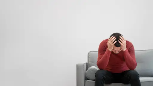 Paciente relata cómo es vivir con esquizofrenia: Pasé de estar disociado de la realidad a poder hablar de mi historia 