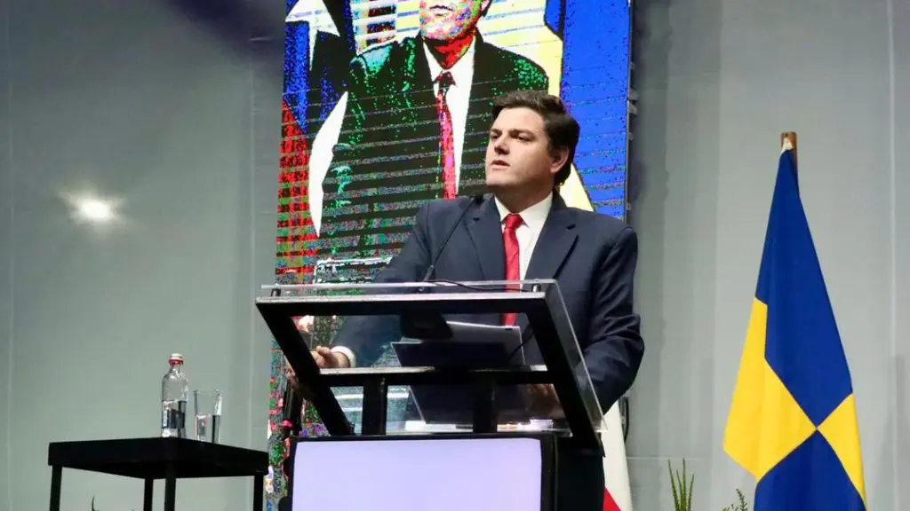 Alcalde Gustavo Alessandri, Facebook