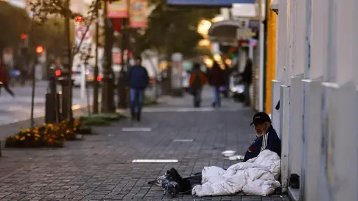Activan Código Azul en Los Ángeles por bajas temperaturas