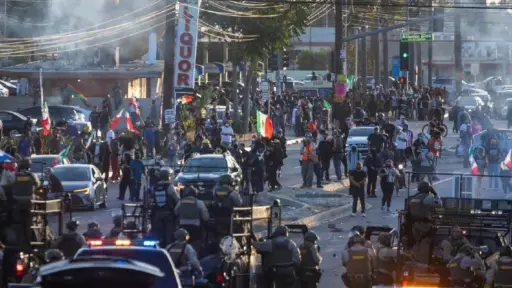 Trump despliega la Guardia Nacional en medio de violentas protestas por redadas contra inmigrantes