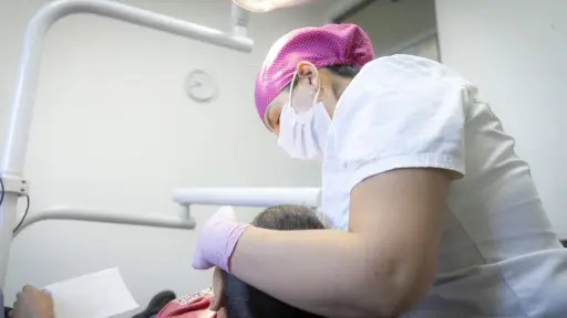 Suspensión de programas dentales frena atención y afecta a trabajadores en los Cesfam de Los Ángeles