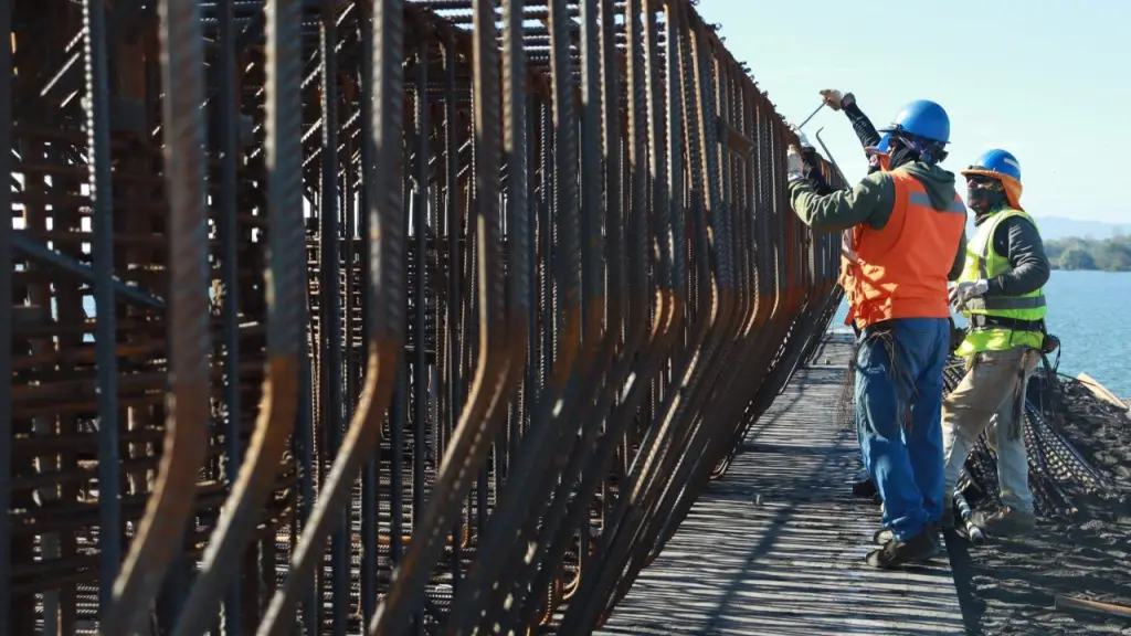 Para retener los capitales nacionales, Álvaro Ananías propone establecer una política de infraestructura a nivel de Estado, con visión de largo plazo.
