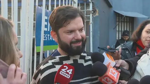  Presidente Boric celebra el nacimiento de su hija: Violeta está bien, está sanita