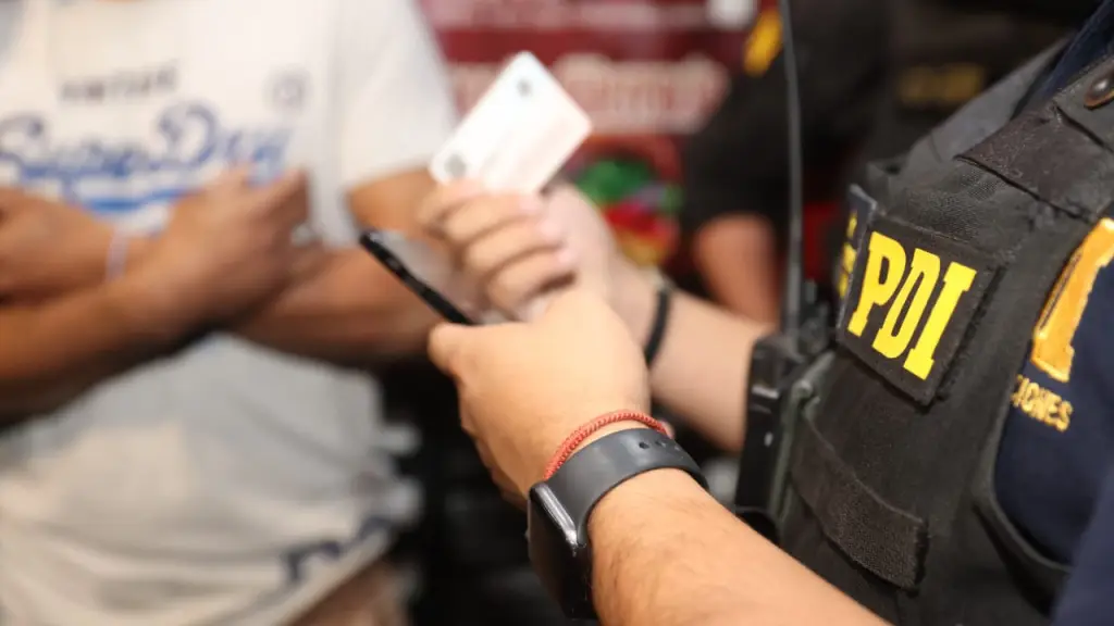 Eñ Departamento de Migraciones y Policía Internacional Temuco controló y fiscalizó a 594 personas por pasos fronterizos en 2024. , PDI Araucanía