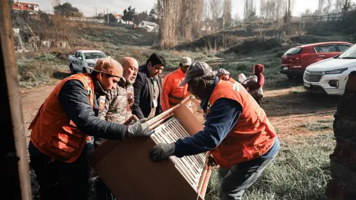 Entregan catres clínicos a vecinos de Laja para mejorar cuidados a personas con discapacidad