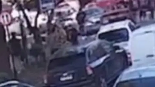 Asalto en manada en Plaza Perú de Concepción: víctima fue golpeada y despojada de su celular a plena luz del día