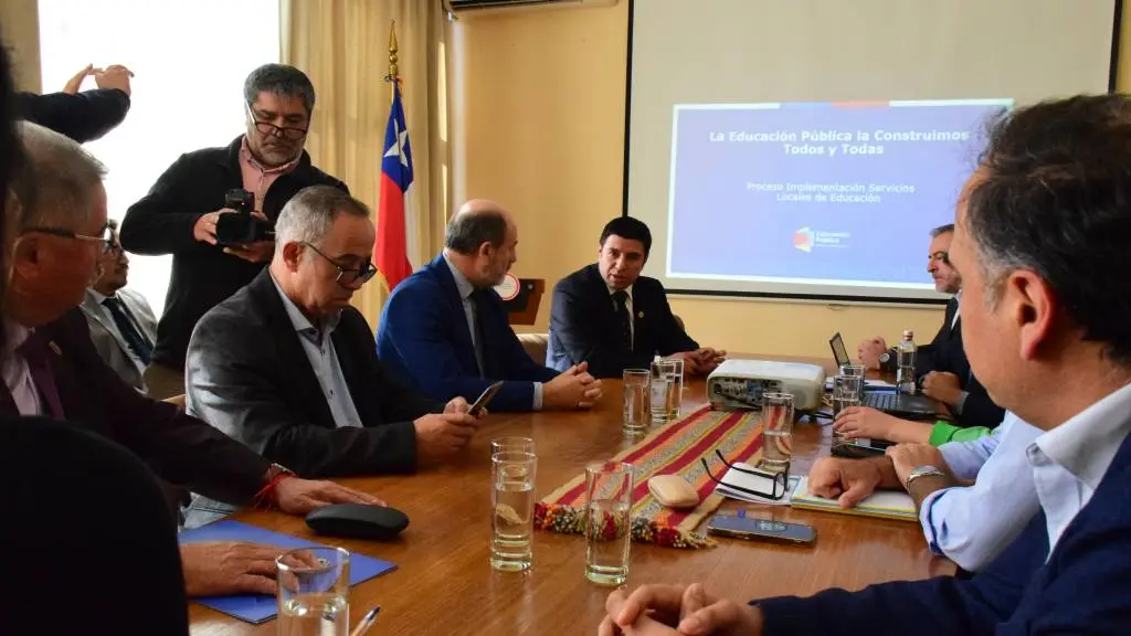 Gobierno nombra a Óscar Cruces como nuevo director del SLEP Los Copihues, Diario La Tribuna