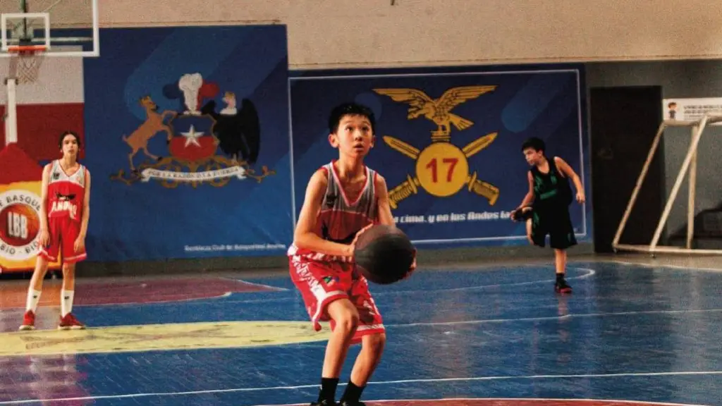 El gimnasio Andino se transforma semanalmente en escenario de competencias donde jóvenes talentos demuestran sus destrezas., Edición Diario La Tribuna