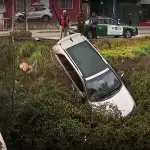 Funcionario de la Armada cayó con su auto desde puente mientras manejaba ebrio en Talcahuano, cedida