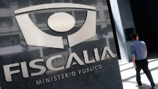 Fiscalía obtiene prisión preventiva para autor de femicidio en El Carmen: Hombre disparò en dos oportunidades a su esposa