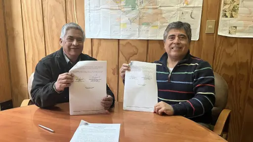 Firman contrato para la construcción de pasarela en Los Chenques en Alto Biobío