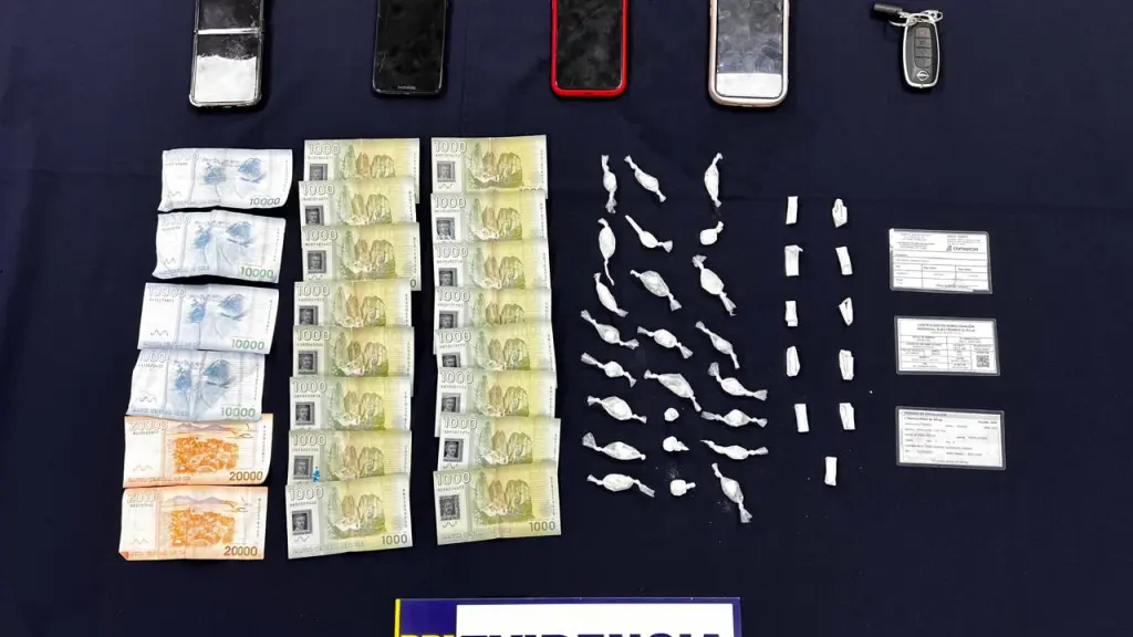 El operativo culminó, además, con el decomiso de droga y otros artículos., PDI Araucanía