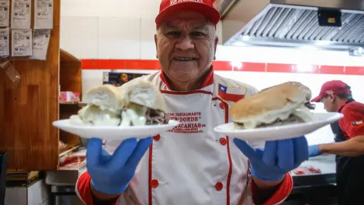 Desde Nacimiento al corazón de Santiago: la historia de Zacarías Alarcón y su icónica fuente de soda