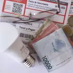 Los Ángeles registra un precio de $286,762 por kWh en algunos sectores, mientras que en otros puede alcanzar $266,167 por kWh, dependiendo de la empresa distribuidora, Trabajemos.cl